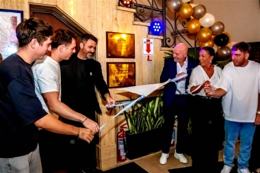 Junín: Fiorini estuvo presente en los festejos por los 80 años del Cine Teatro “San Carlos”