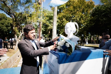 Kicillof visitó la Isla Martín García, inauguró una nueva red de distribución de agua y ponderó el rol del Estado