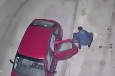 Desnudo por Villa Bosch: robó elementos de un auto y recibió un tremendo escarmiento