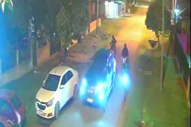 Descontrol en Moreno: manada de motochorros robaron una camioneta en medio minuto