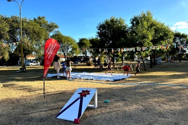 La Plaza del Inmigrante cambió de cara y convoca a los vecinos de Chaves como punto de encuentro