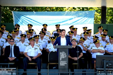 Con una nueva demanda para Milei, Kicillof participó del acto de egreso de 1.547 nuevos policías