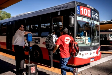 Empujados por la crisis: empresas de colectivos y una medida de emergencia que retumba en el AMBA