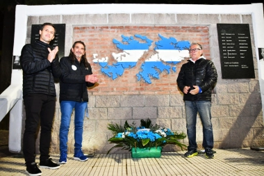 2 de abril: San Vicente llevó a cabo una vigilia en homenaje a los Héroes de Malvinas