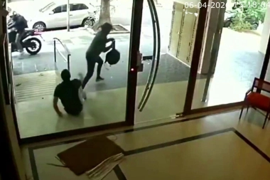 ¿Salidera o "batida" en CABA? Motochorros lo asaltaron y le habrían robado una importante suma de dinero