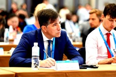 Con un mensaje a la interna, intendente radical se postuló como candidato a gobernador bonaerense