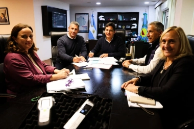 Marinucci y Walker firmaron un acuerdo para adquirir equipo y fortalecer la seguridad vial en Pila