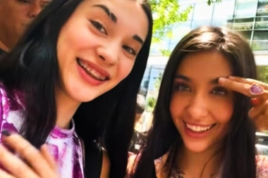 Todos conmovidos: el emotivo gesto de María Becerra con el papá sordo de una fan