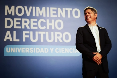 En modo candidato, Kicillof volvió a pedir “nuevas canciones” y pidió frenar las internas