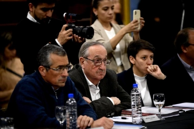 Con la soga al cuello, el Foro de Intendentes radicales presiona a Kicillof por los fondos municipales y la libre disponibilidad