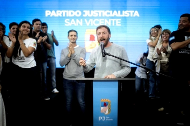 Con un gran respaldo, Otermín agitó el camino al 2027 y dejó una fuerte señal en San Vicente