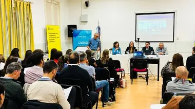 Bolívar dijo presente en un encuentro clave de profesionales en ciencias económicas