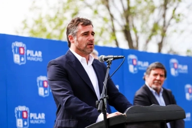 Achával quedó posicionado como el intendente con mejor imagen positiva del Conurbano bonaerense