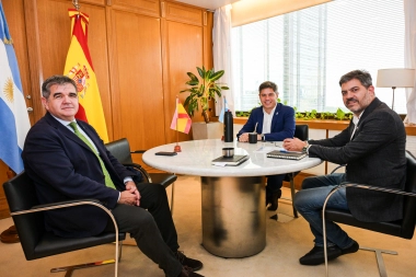 En modo candidato: Kicillof se reunió con el embajador de España y prepara una gira europea