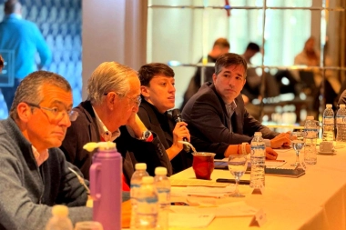 Reunión de intendentes radicales: reclamaron a Kicillof y Milei por la reducción de fondos a municipios