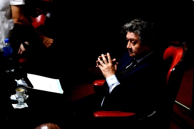 Cristina, Kicillof y todos adentro: senador libertario dialoguista y una ambiciosa idea con sabor a invitación