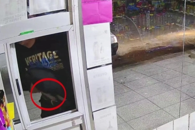 Inseguridad sin freno: aunque despacha con la puerta cerrada, le robaron en un kiosco de Merlo