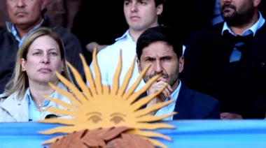 Salarios bajos y crisis: la cruda comparación de los docentes de Santa Fe entre Milei y Pullaro