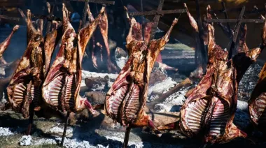 Destinos bonaerenses: Claromecó y Magdalena se preparan para la fiesta del Hongo y el Cordero
