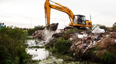 Quilmes lanzó un operativo de limpieza, sanciones y secuestros en Villa Luján por basurales ilegales