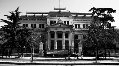 Legisladores radicales le meten presión a Kicillof para que los fondos municipales sean de libre disponibilidad