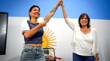 Mayra Mendoza homenajeó a mujeres bonaerenses y volvió a marcarle la cancha a Kicillof por Cristina