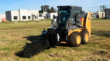 Sciaini presentó la nueva zanjadora especializada en optimizar los trabajos en Roque Pérez
