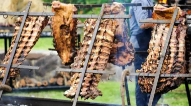 Destinos bonaerenses: los mejores asados con la mejor carne en los pueblos de Punta Indio, Giles y Areco