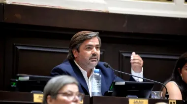Antes de asumir, Balbín mueve la UCR bonaerense y lanzó un plan para volver a la gobernación en 2027