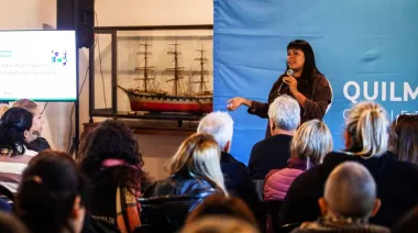 Eva Mieri presentó el programa “Quilmes Coopera 2026” en el Museo del Transporte