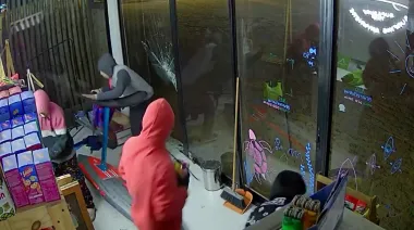 Banda de adolescentes desvalijó un comercio en San Nicolás