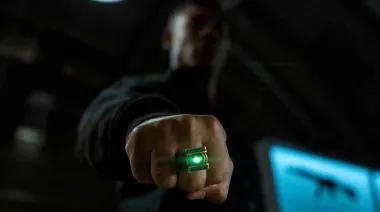 Un extraño misterio y un icónico personaje: Linterna Verde vuelve en “Lanterns” y su nuevo tráiler