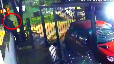 Todo mal en San Isidro: perseguía al que le robó en la casa pero se cayó en la vereda rota