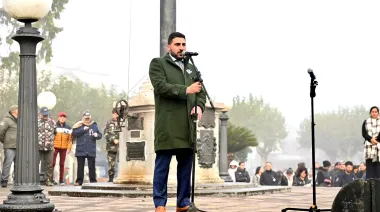 Masiva concurrencia: el Municipio de 25 de Mayo conmemoró el aniversario de la Revolución de Mayo en Plaza Mitre