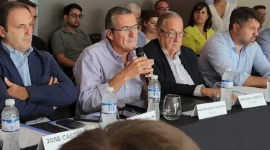 Intendentes radicales negaron versiones sobre un posible pacto con Kicillof y hubo ruido