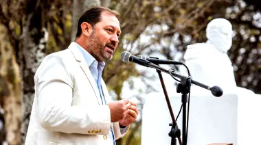 La interna radical hizo enfrentar al intendente de Lincoln con su hermana: palo, chicana y “pasado peronista”