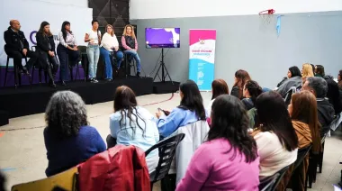 Mayra Mendoza y Eva Mieri encabezaron en Ezpeleta el lanzamiento del programa de salud escolar 2026