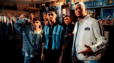Luck Ra mezcla el cuarteto y el futbol en “El último baile”, con una dedicatoria a Messi