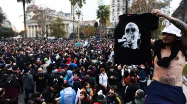 Dolor y homenaje: multitudinaria despedida para el Indio Solari en distintas ciudades