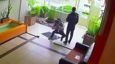 Llamen al cerrajero: a la hora del té intentaron robar en un edificio del centro de Morón