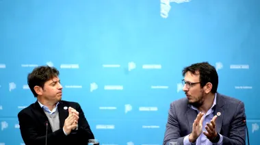Sin oferta salarial, pero con el Banco Provincia para pagar deudas: la propuesta de Kicillof a estatales y docentes