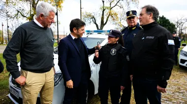 Kicillof visitó Pergamino: entregó nuevos patrulleros y motos para fortalecer la seguridad local