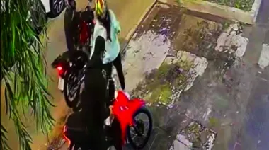 "Picaneó" a delincuente que le robó la moto en Lanús