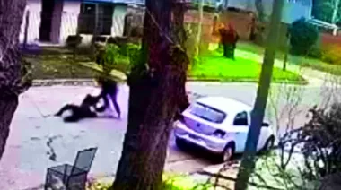 Mar del Plata salvaje: motochorros golpearon a un hombre de 91 años para robarle el auto