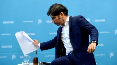 Kicillof cocina una jugada desde el PJ bonaerense para apaciguar el fuego de la interna