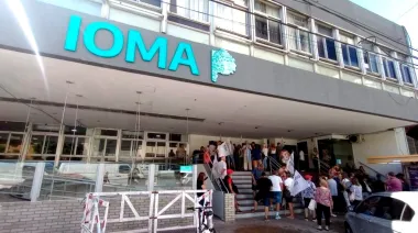 Más problemas para IOMA: el Tribunal de Cuentas, multas y auditorias que dejaron irregularidades