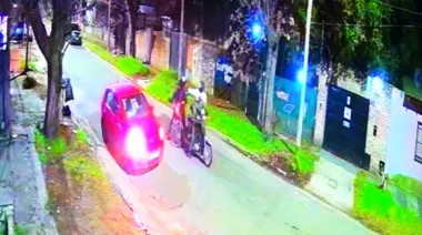 Otra noche de terror en Morón: motochorros atacaron a un chofer de Uber