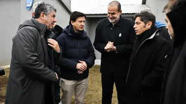 Con Kicillof y Susbielles presente, Bahía Blanca entregó escrituras gratuitas a familias locales