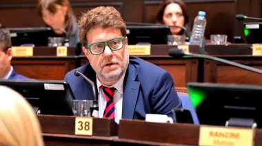 Garciarena acusó a Kreplak de evadir la crisis del IOMA y elevó la presión con una dura respuesta