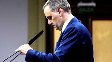 Adorni al borde del precipicio: el PRO y la UCR coincidieron posturas en una eventual moción de censura